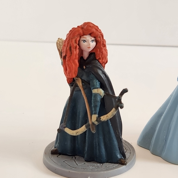 Lot of Disney Princess Figure Figurines Frozen Belle Rapunzel Brave Tiana - Picture 7 of 8